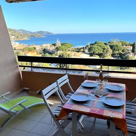 T2 à Saint-Clair - Vue exceptionnelle ! Classé 3 étoiles Le Lavandou Extérieur photo