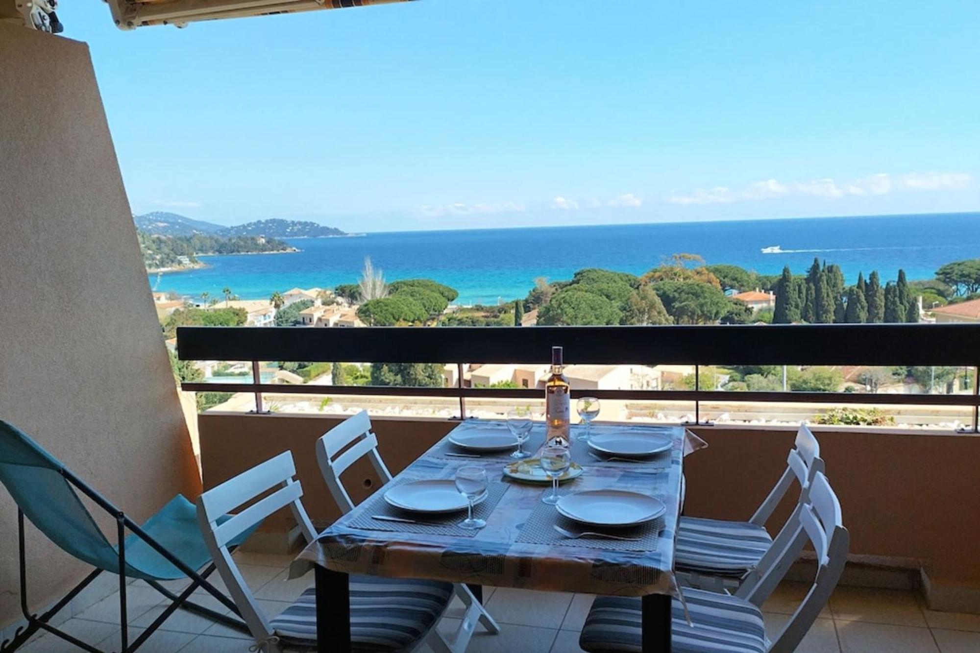 T2 In Saint-clair - Exceptional View! Rated 3 Apartment *